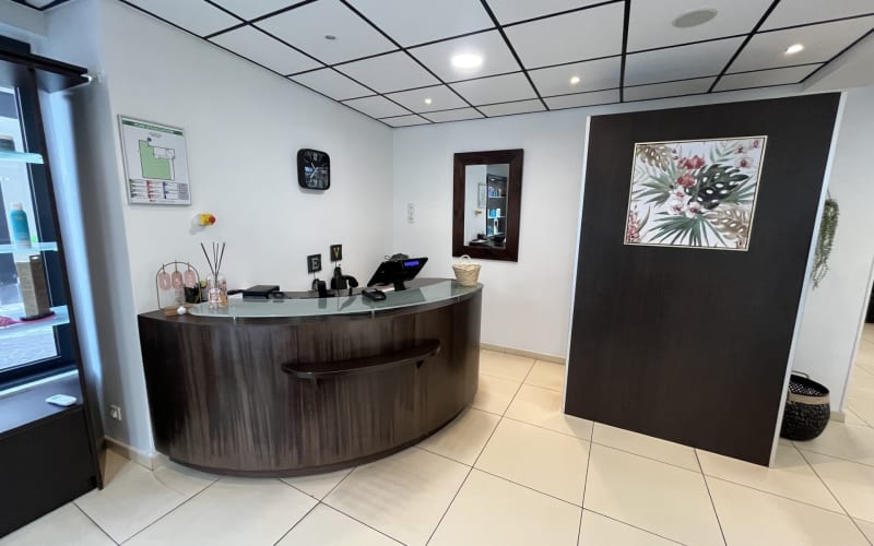 Photo 3 - OFF Market - Salon de coiffure depuis 10 ans  - Fécamp - Renta : 8%