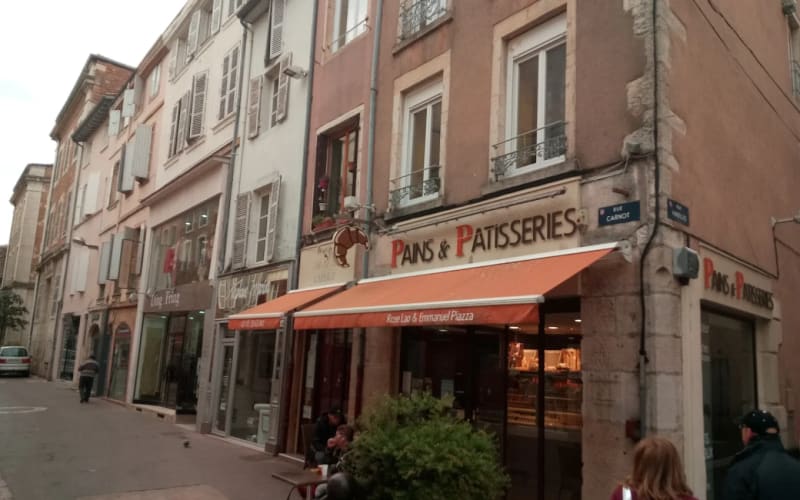 Photo 1 - Mandat Exclusif - Portefeuille de 3 lots - 1 boulangerie depuis 1997 + 2 locaux - Centre ville Macon - Renta : 8,70%
