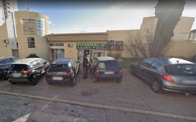 Photo 2 - Off market · Murs occupés pharmacie, locataire depuis 1989 · Marseille 13e (13) · Rentabilité 11,49 %