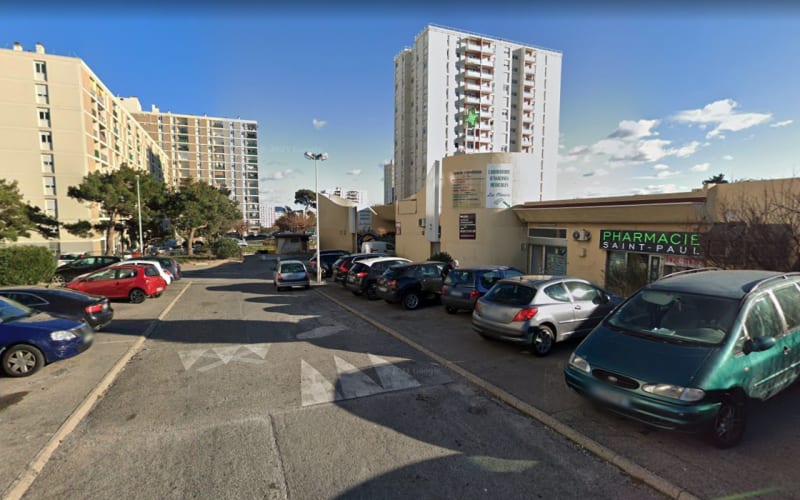 Photo 1 - Off market · Murs occupés pharmacie, locataire depuis 1989 · Marseille 13e (13) · Rentabilité 11,49 %