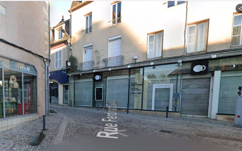 Photo 2 - Murs occupés - Optic 2000 - Emplacement 1 - Locataire depuis 25 ans - Renta : 8,06%