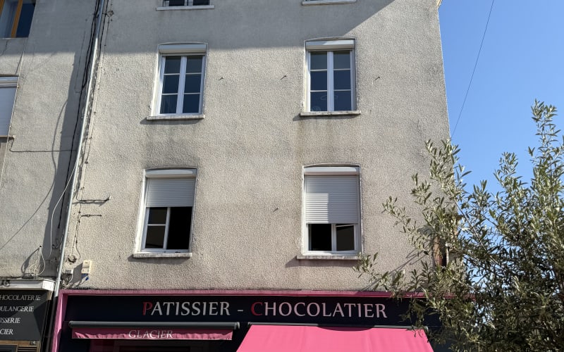 Photo 2 - Murs occupés - Boulangerie depuis 1973 + 2 logements indépendants - Potentiel de revente à la découpe - Thoissey - Renta : 7,61%