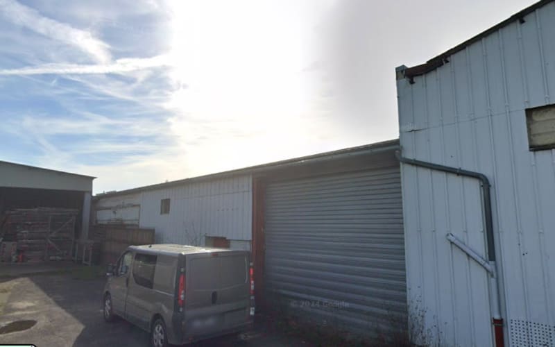 Photo 1 - Mandats exclusif - Entrepot avec 2 locataires - Aisne - Renta : 9,61%