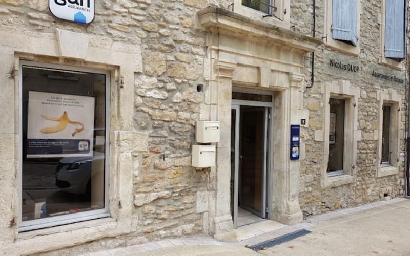 Photo 1 - OFF Market - Enseigne nationale d'assurance depuis 1947 dans les lieux - Auvergne-Rhône-Alpes - Renta: 8%