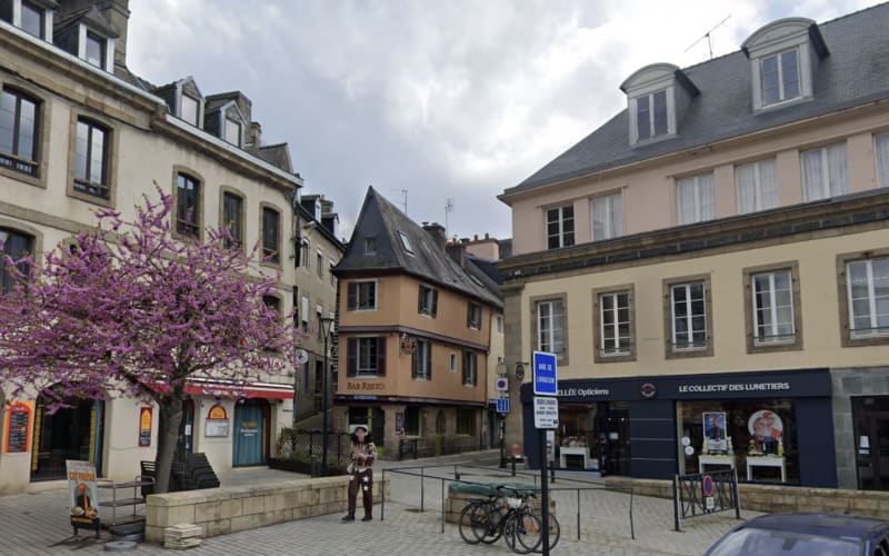 Photo 1 - EXCLUSIF - Angles Murs Occupés Restaurant Extraction + Droit de terrasse + Licence 4 Maguy Superstar sur la Place Prime de Morlaix