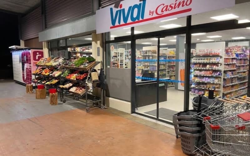 Photo 1 - Off market · Murs occupés supermarché de proximité · Meylan (38) · Rentabilité 6,99 %