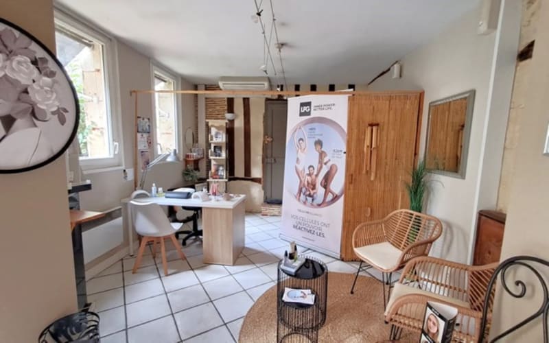 Photo 2 - Off market · Murs occupés institut de beauté, locataire historique en hypercentre · Bergerac (24) · Rentabilité 8,39 %
