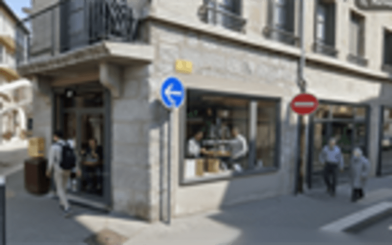 Photo 1 - Exclusivité · Murs occupés restaurant d'angle avec extraction, La Table des Matrus · Saint-Étienne (42) · Rentabilité 8,57 %