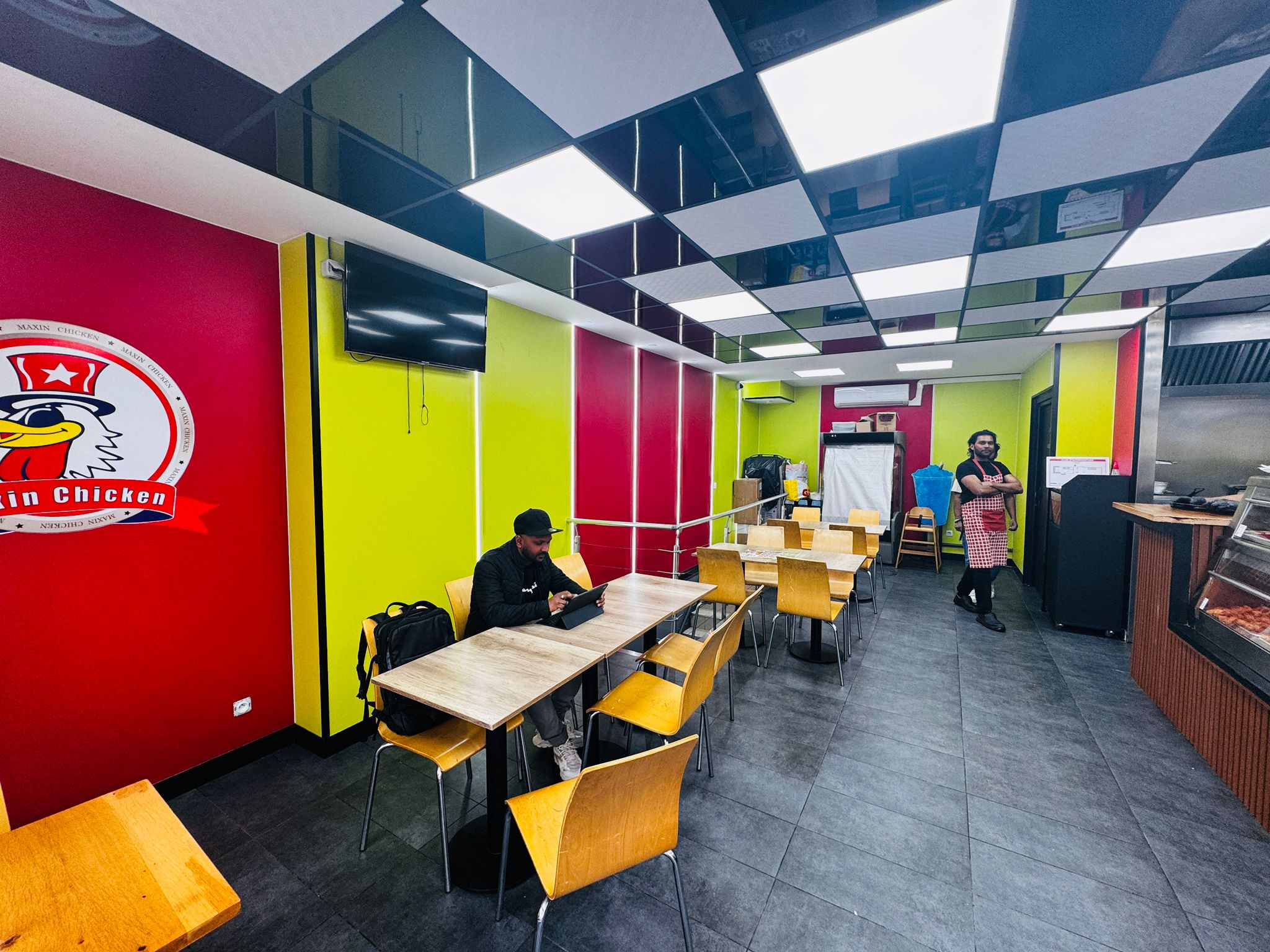 Photo 2 - Murs Occupés Maxin Chicken Paris 19