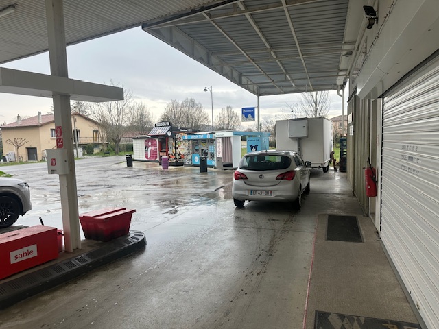 Photo 3 - OFF Market - Station service - Pizza automatique + Laverie autonome + Potentiel foncier station lavage - Renta 11%