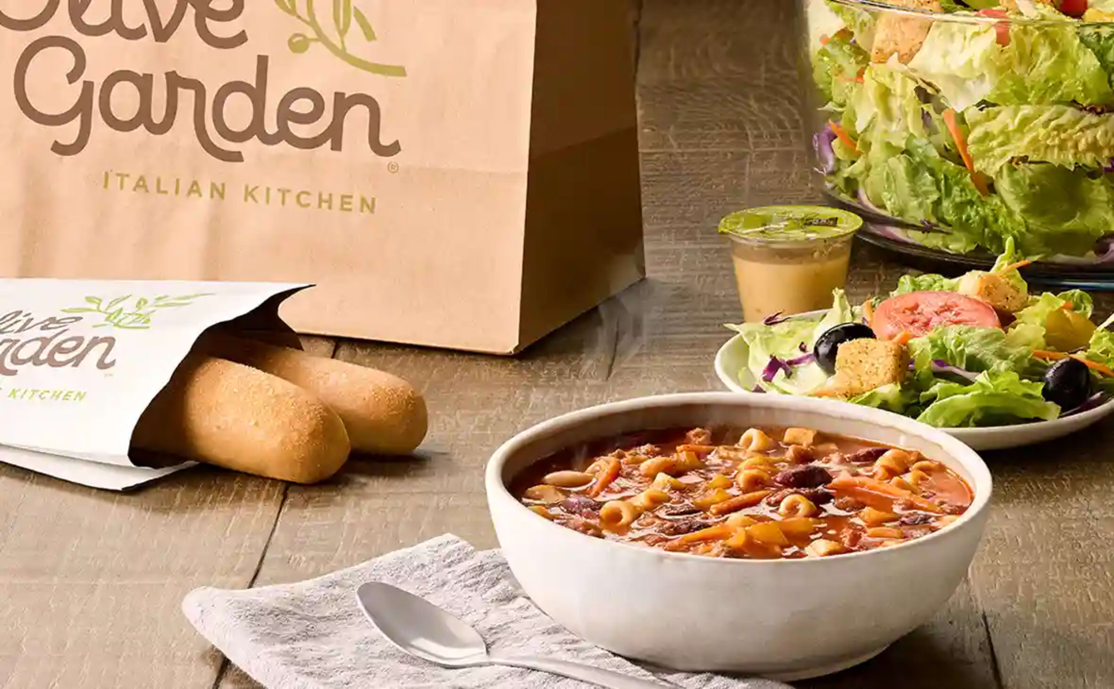 Unlimited Soup Salad Breadsticks
