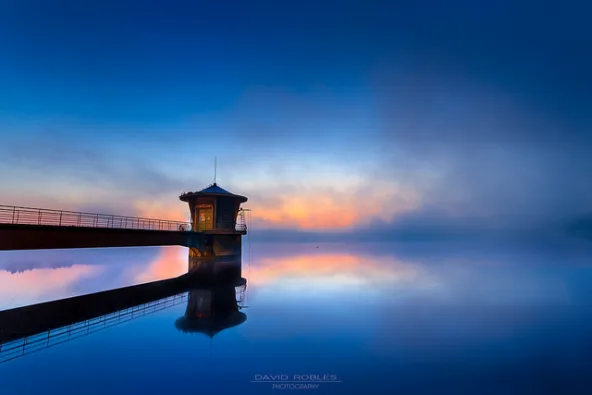 Torre de control embalse de la Granda en Gozon