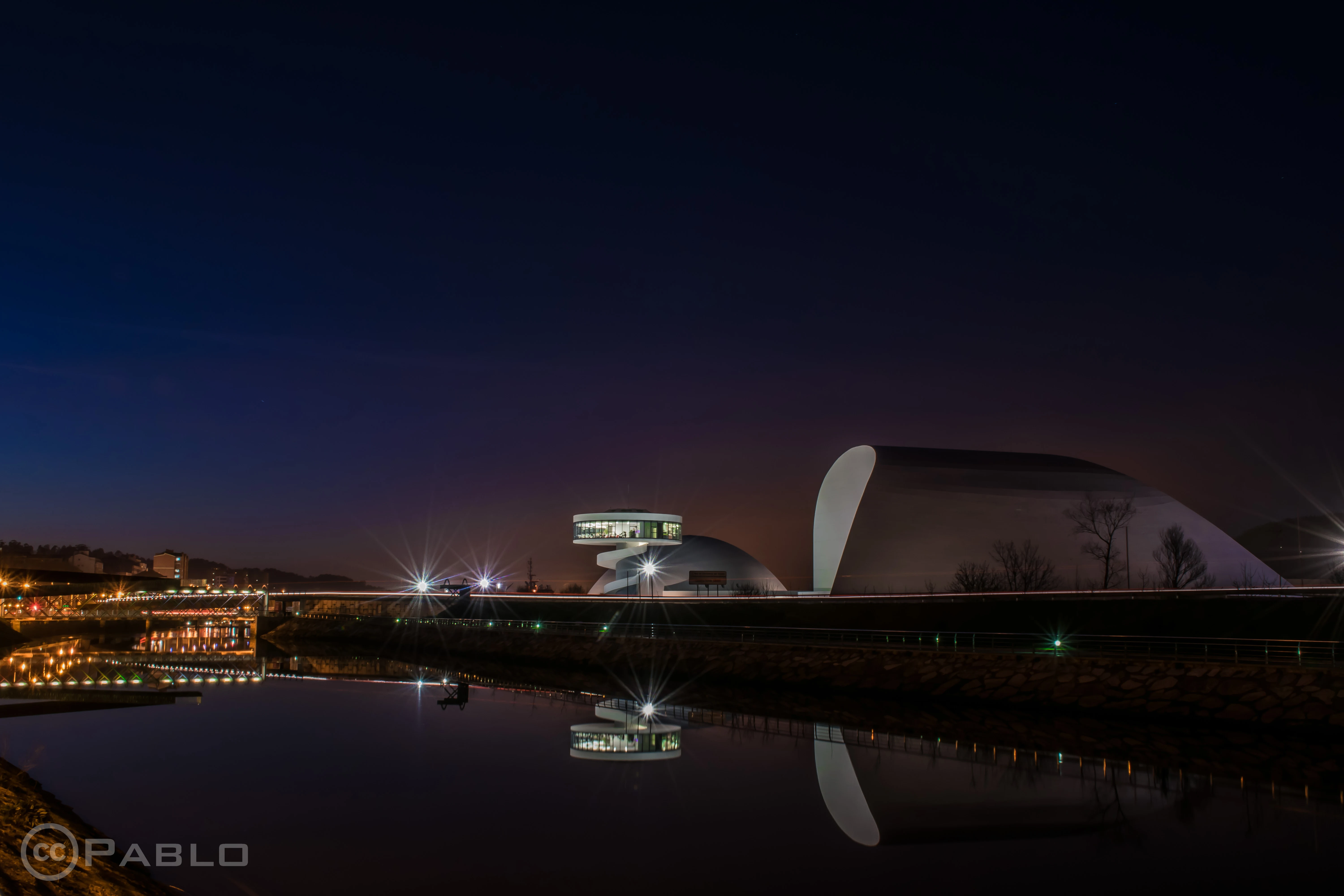 Atardecer en el Centro Cultural Óscar Niemeyer (Avilés)