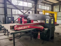 数値制御タレットパンチプレス