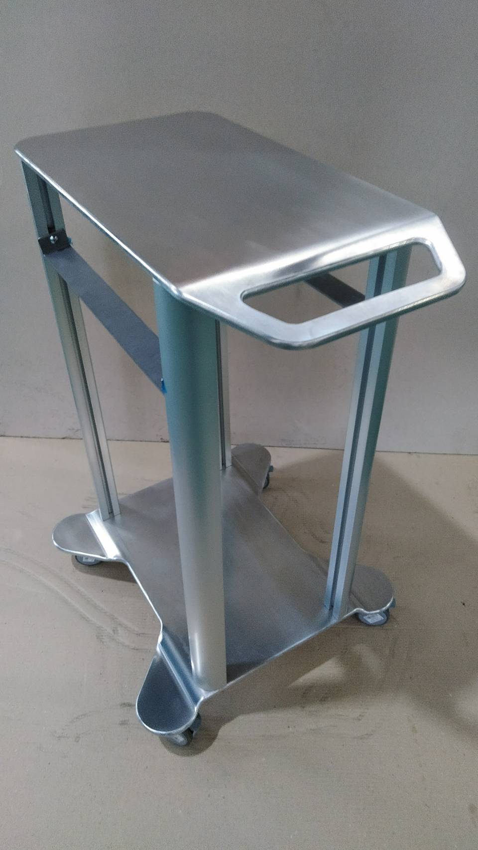 医療用パソコンスタンド　アルミ