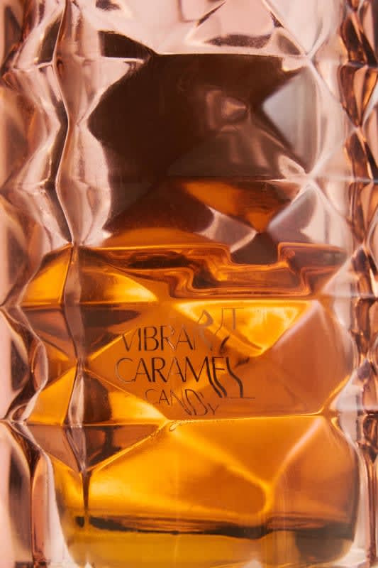 VIBRANT CARAMEL EDP 90ML / 3.04 oz.