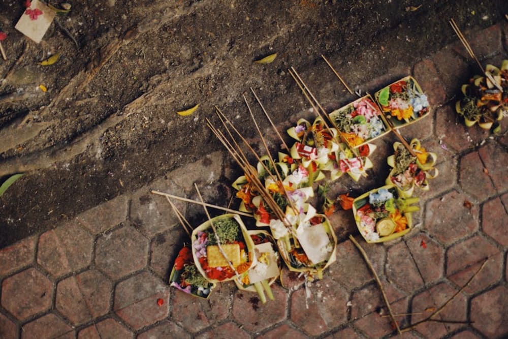 Complete Guide to Making Canang Sari in Bali 2026: How to Make, Meaning, Authentic Workshops & Where to Learn in Traditional Villages