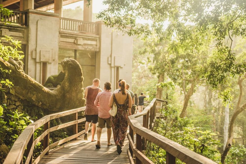 Complete Guide to Hiring a Bali Local Guide: Costs, Tips & Benefits