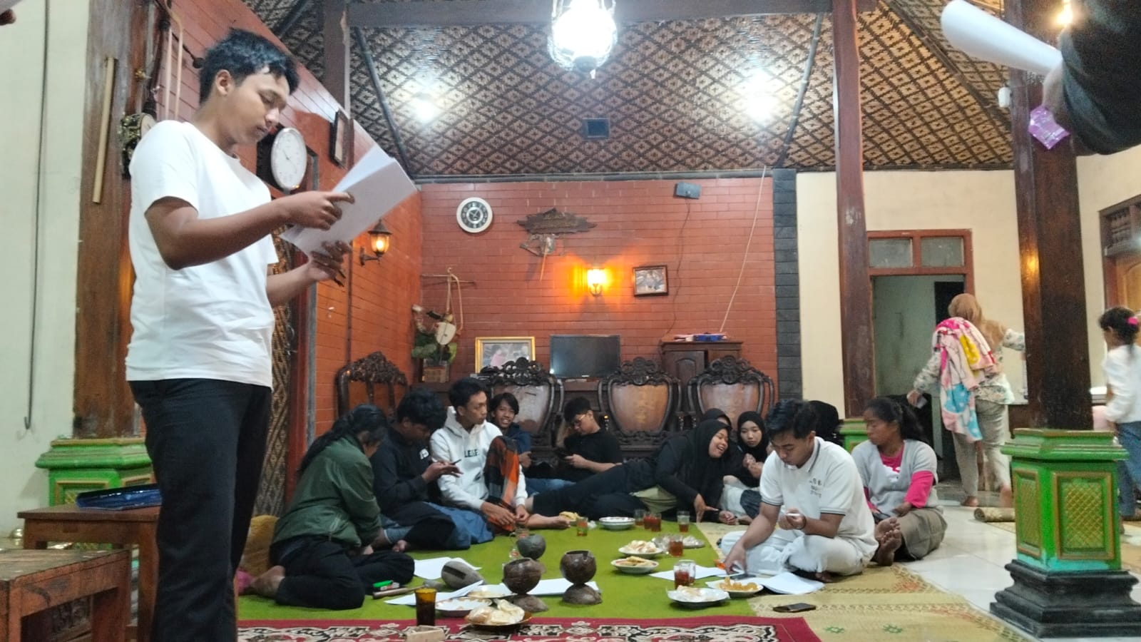 Nguri-uri kabudayan jawi (melestarikan budaya jawa) ketoprak