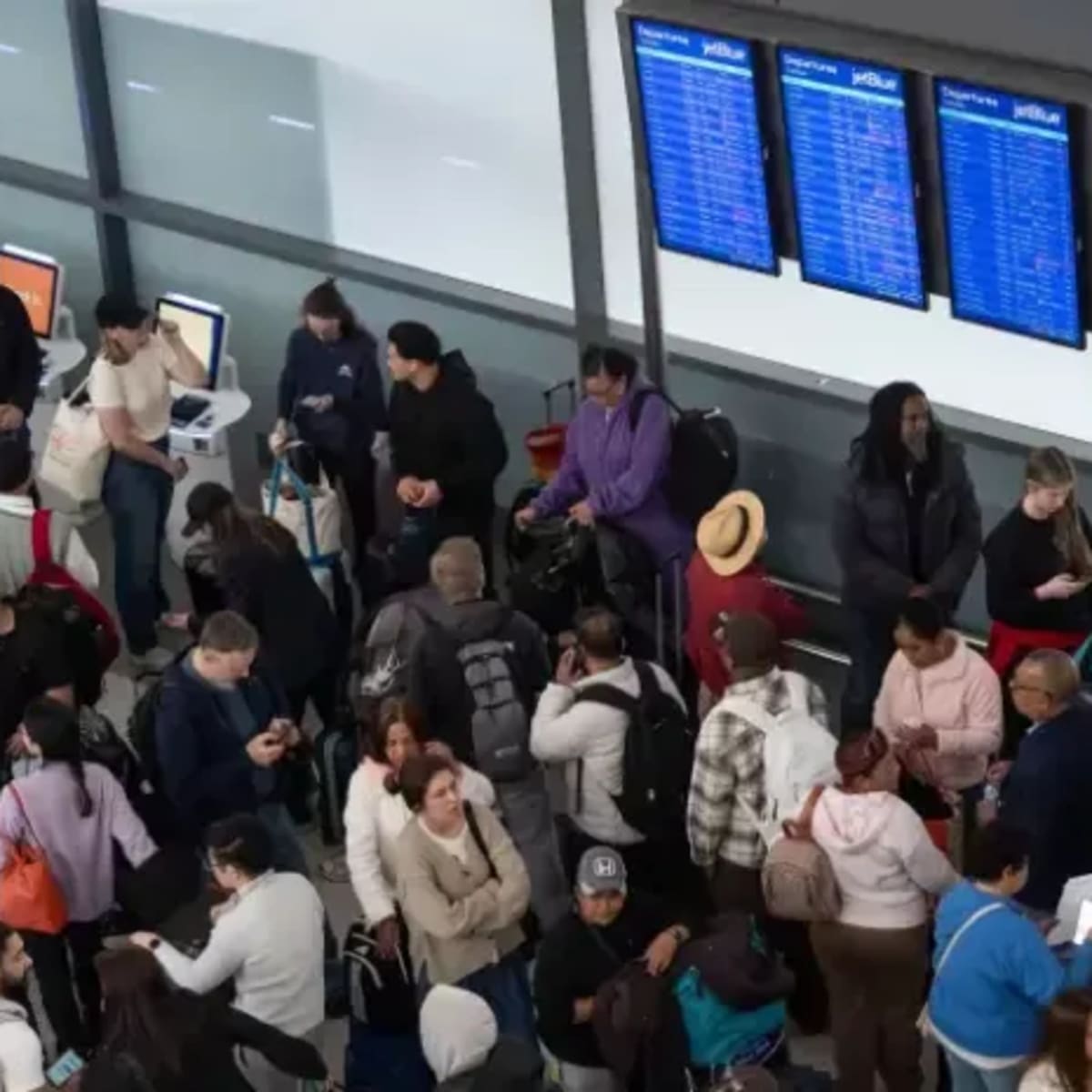 Senado de EEUU acordó esta madrugada poner fin al caos en aeropuertos