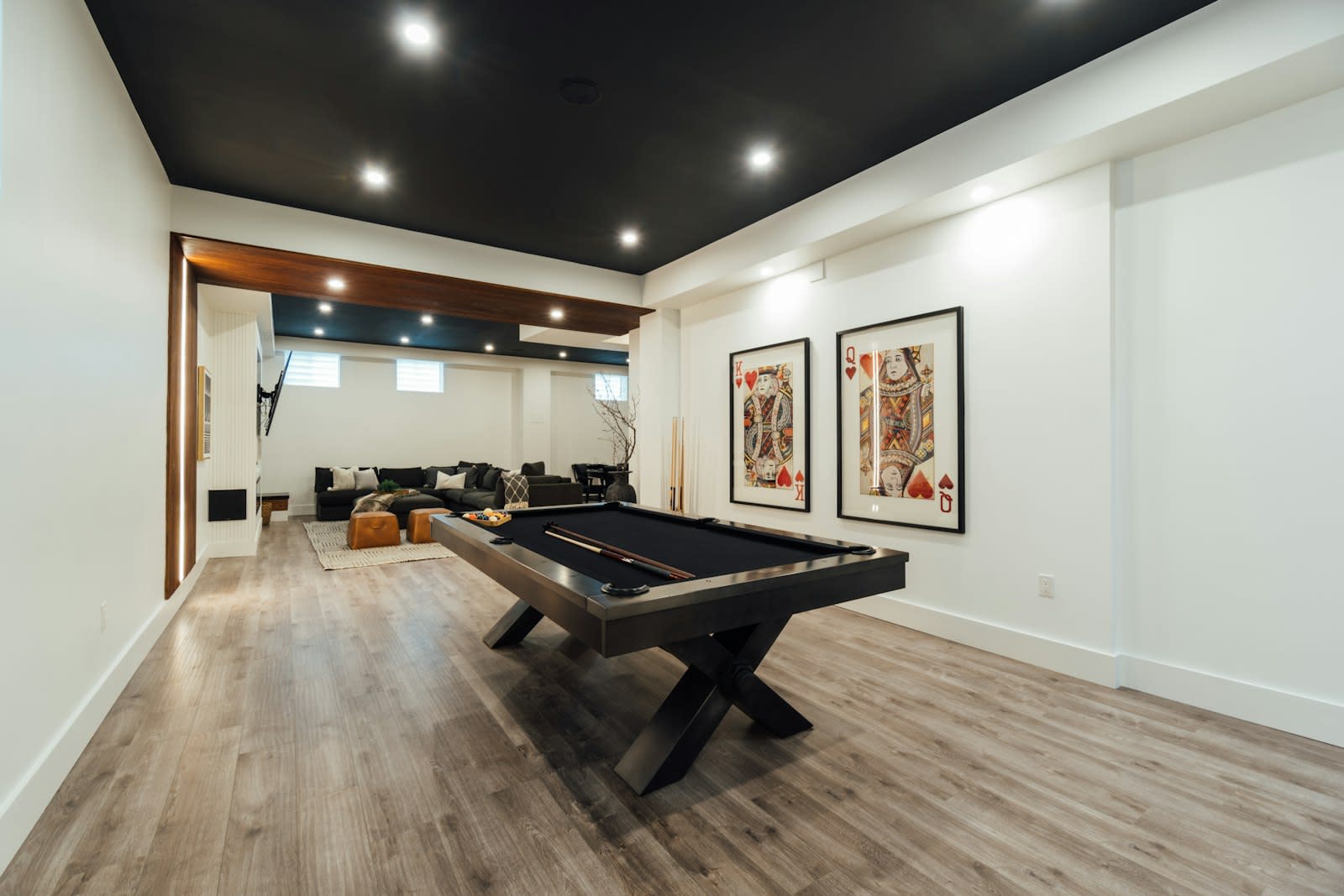 Lounge & cafe