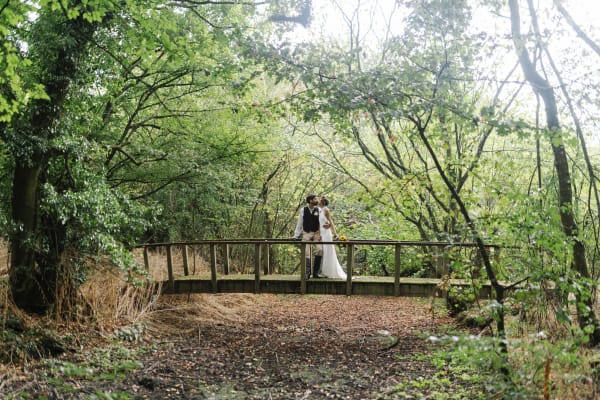 Green outdoor ceremony