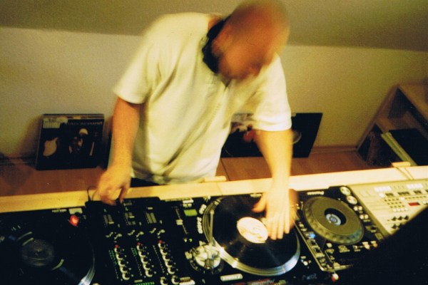 DJ Jab hosting the <i>Blaque Joints</i> radio show, 2003