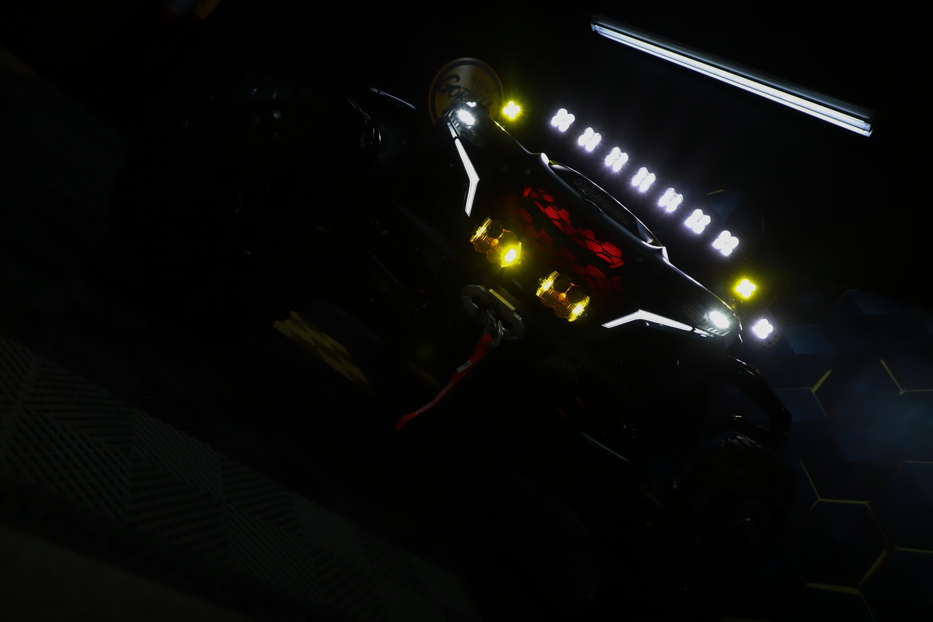 MAVERICK R