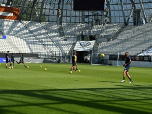 Accès à la séance des échauffements avant le match.