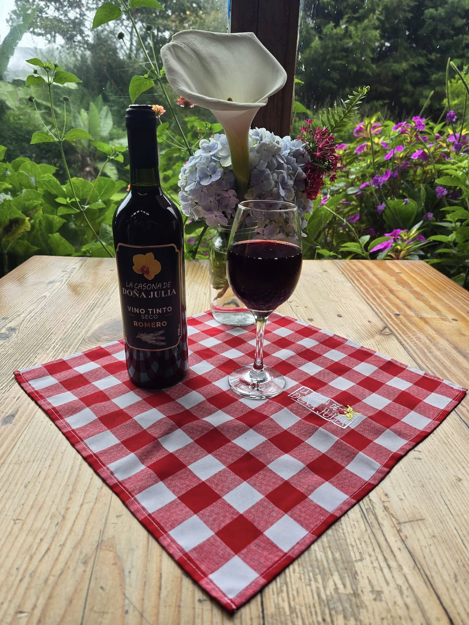 Copa de vino seleccionado para maridaje
