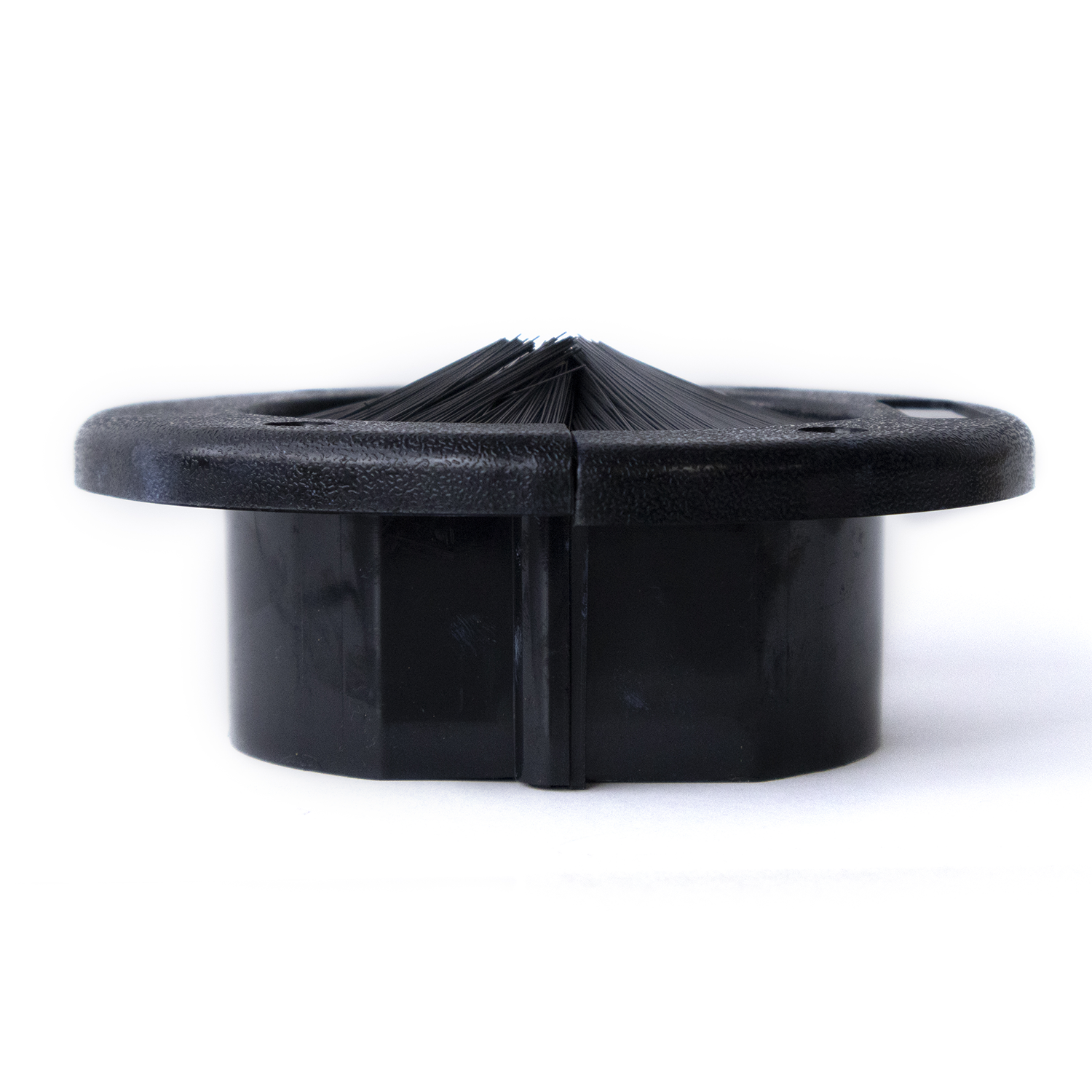 CATP-BG-02 - BG-02 PASACABLES REDONDO TIPO CEPILLO 3.75" DE DIAMETRO, CATCOM