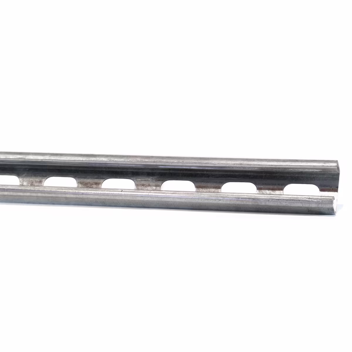 MATER-65 PERFIL TIPO STRUT L  2 X 4 X 3 MTS. (PERFORADO)