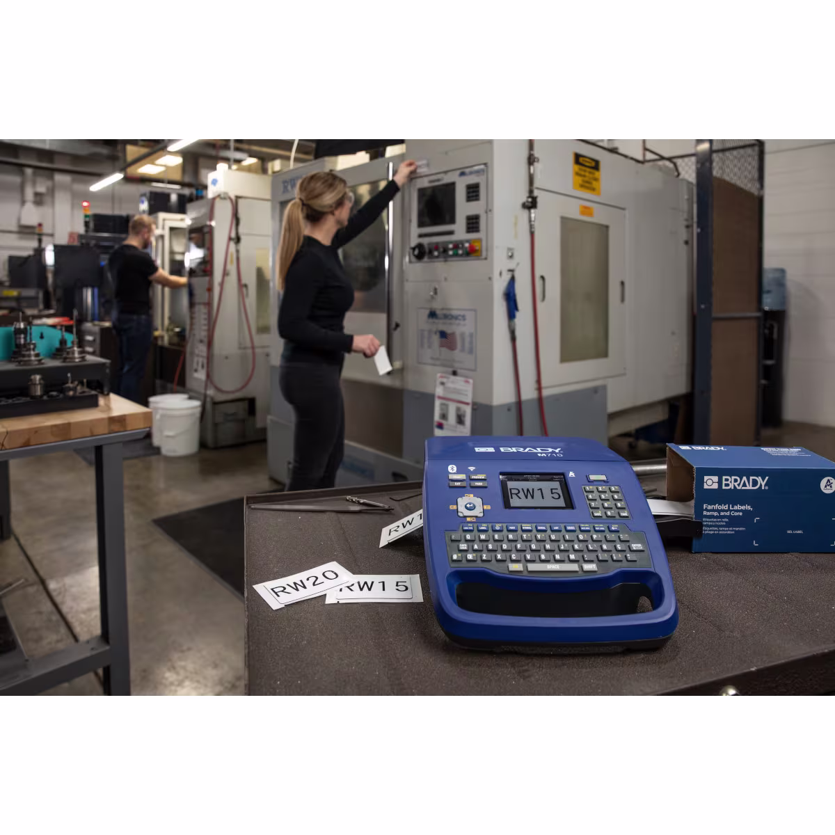 Impresora de Etiquetas Brady M710 Wi-Fi BT: Solución industrial robusta
