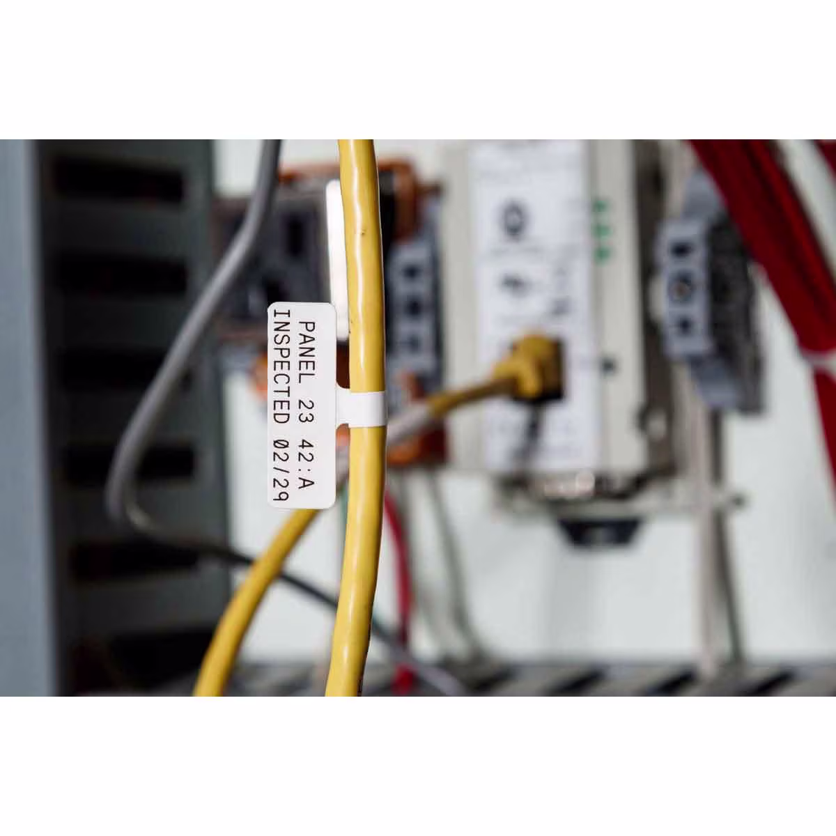 M71FP-1-425 ROLLO DE ETIQUETAS POLIPROPILENO TIPO BANDERA 0.788inH x 1.18inW BLANCO BRADY