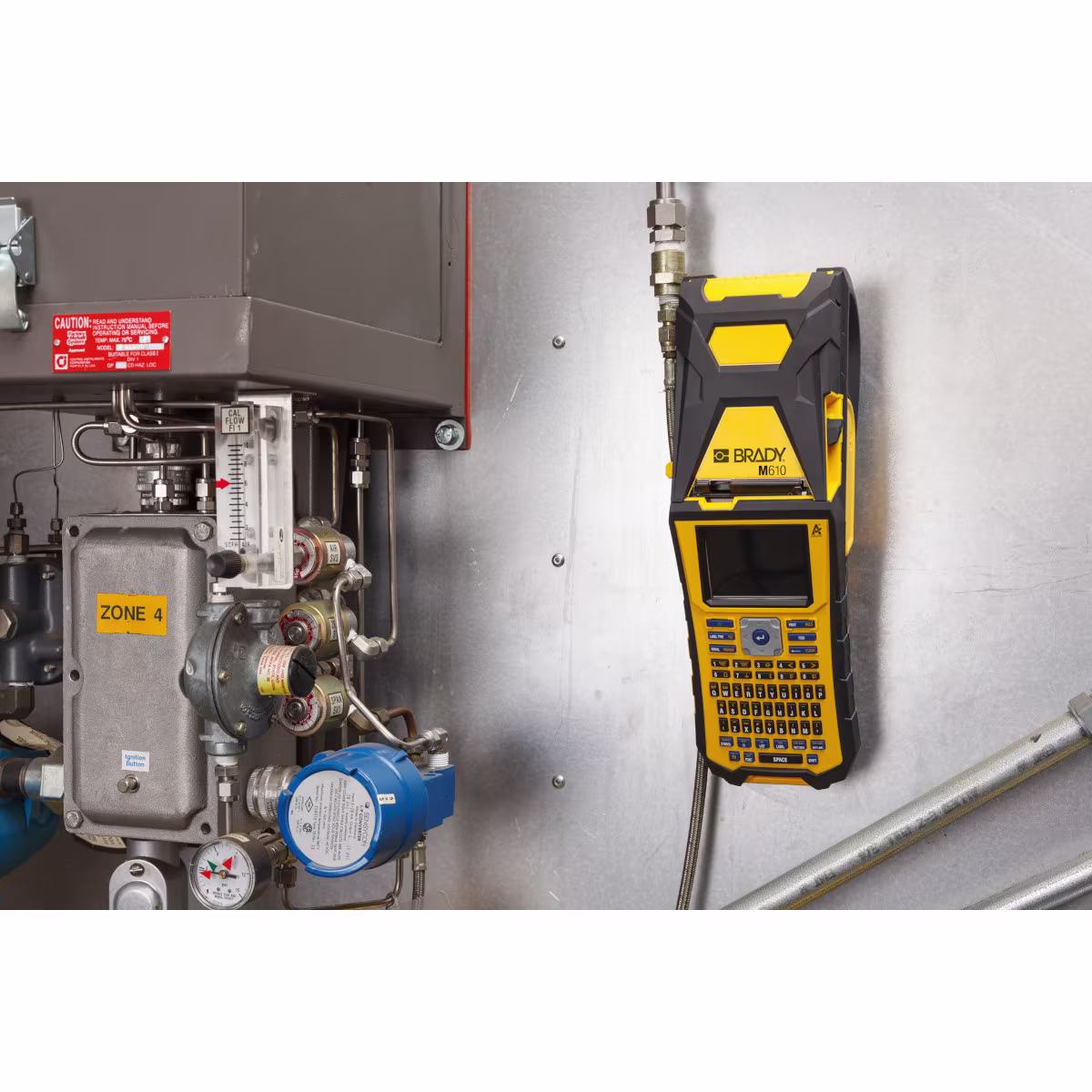 M610-B-KIT ETIQUETADORA DE MANO M610 CON BLUETOOTH CON ESTUCHE RIGIDO