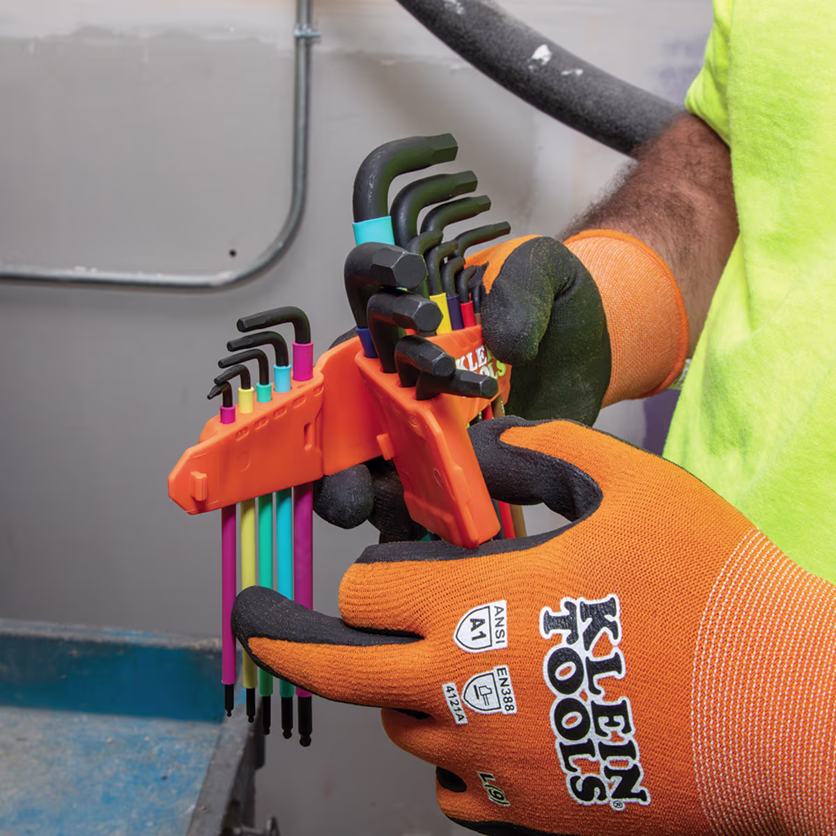 BLS18 Juego de llaves hexagonales codificadas por color, en escala SAE y en medidas m�tricas, 18 piezas