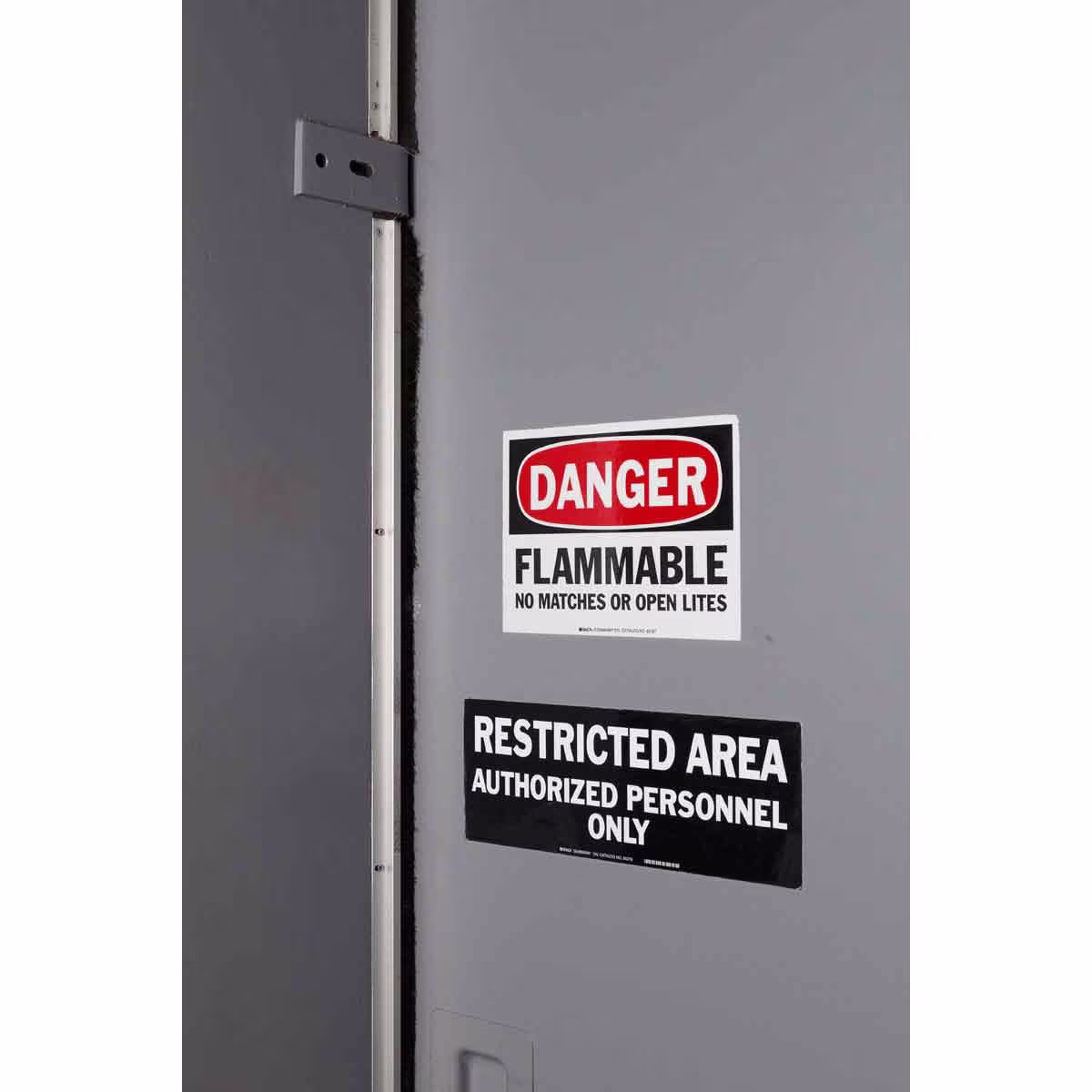 B30C-4000-595-BL ETIQUETA CONTINUA VINIL 4inW x 100ftL IN/OUTDOOR AZUL BRADY