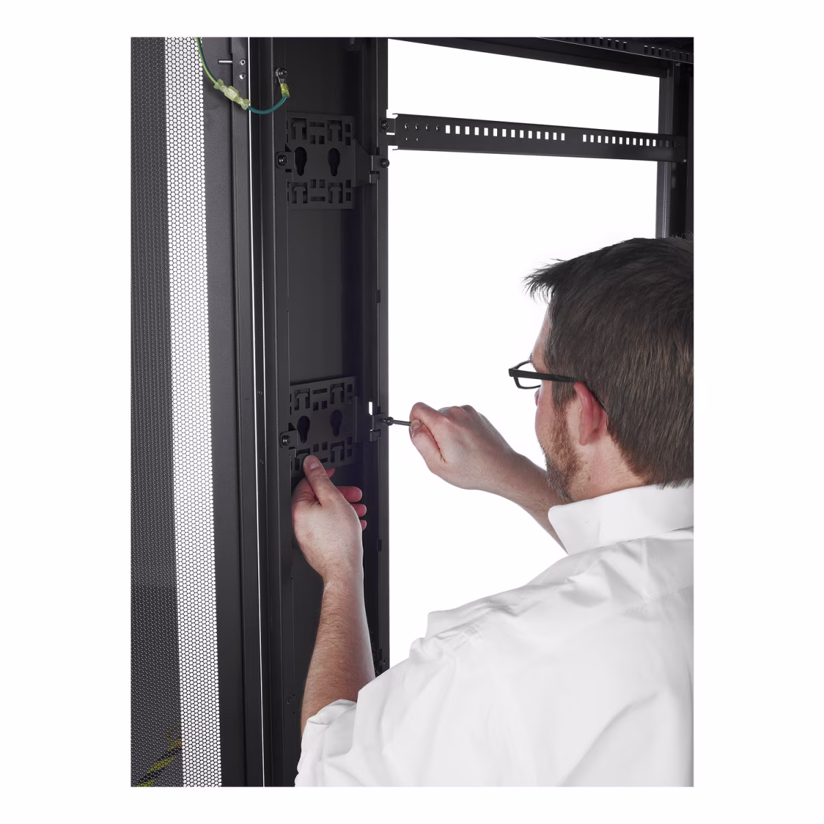 AR2400FP1 GABINETE DE PISO NETSHELTER SV 42U 600mm X 1060mm 2 PUERTAS (DESARMADO) APC