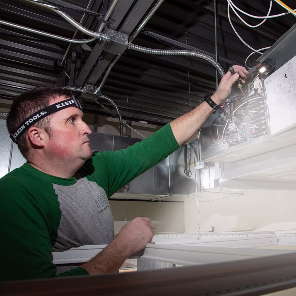 56049 LAMPARA RECARGABLE MULTIPROPOSITO 260 LUMEN