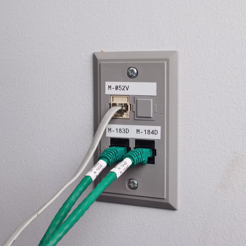 B33-121-427 ETIQUETA CONTINUA VINYL AUTOLAMINADO 1.5inH x 1.75in OUTDOOR BLANCO BRADY