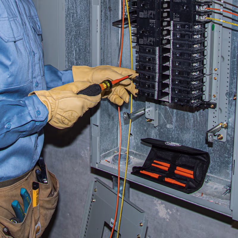 32288 HERRAMIENTA KIT DE DESARMADORES AISLADOS 8 EN UNO