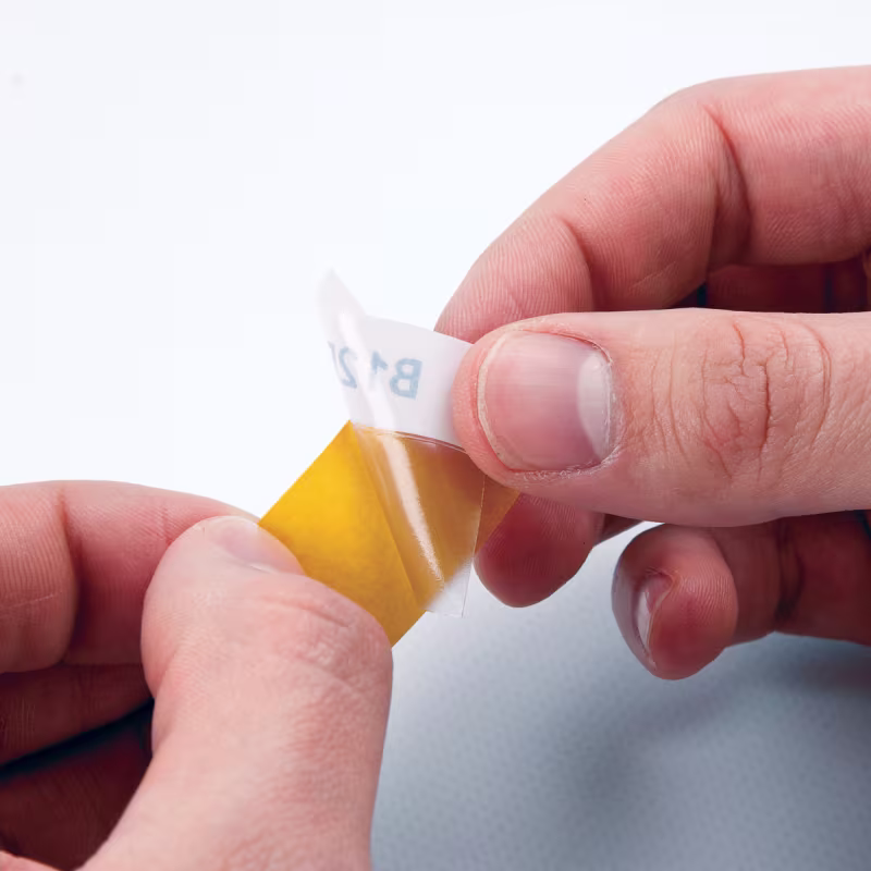 M21-1250-427 CARTUCHO DE ETIQUETAS VINIL AUTOLAMINADA 1.25inW x 14ftL NEGRO S/BLANCO BRADY