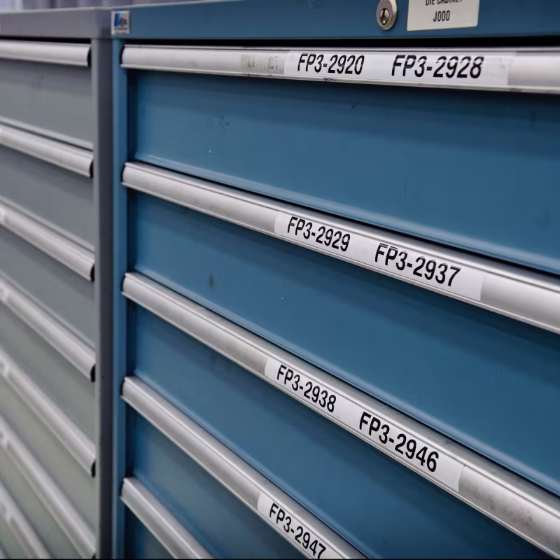 M61C-500-595-WT ETIQUETA CONTINUA VINIL 0.5inW x 50 ftL OUTDOOR BLANCA, BRADY