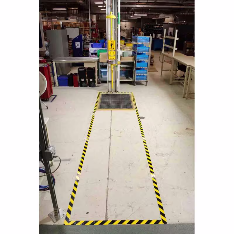 104317 CINTA CON FRANJAS AMARILLAS Y NEGRAS DE POLIESTER SOBRELAMINADO 2inW x 100ftL, BRADY