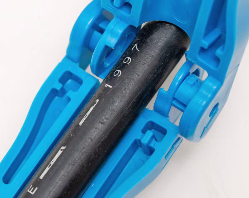 FOR-3000 PELADOR DECAPADOR LONGITUDINAL/PERIMETRAL PARA CABLES REDONDOS DE FIBRAS ÓPTICAS 