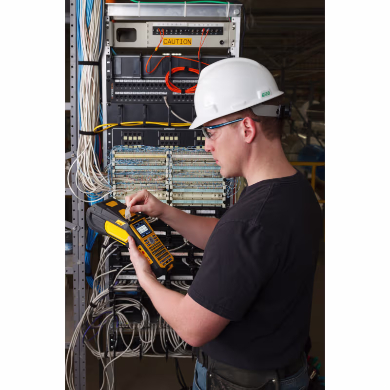 M610-B-KIT ETIQUETADORA DE MANO M610 CON BLUETOOTH CON ESTUCHE RIGIDO