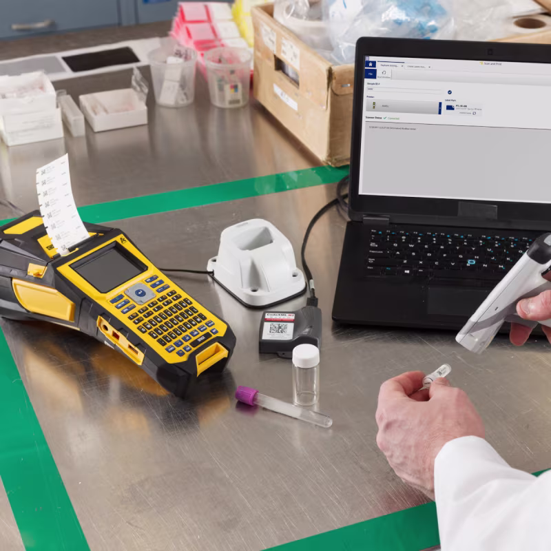 M610 ETIQUETADORA POR TRANSFERENCIA TÉRMICA PORTÁTIL (KIT)Et