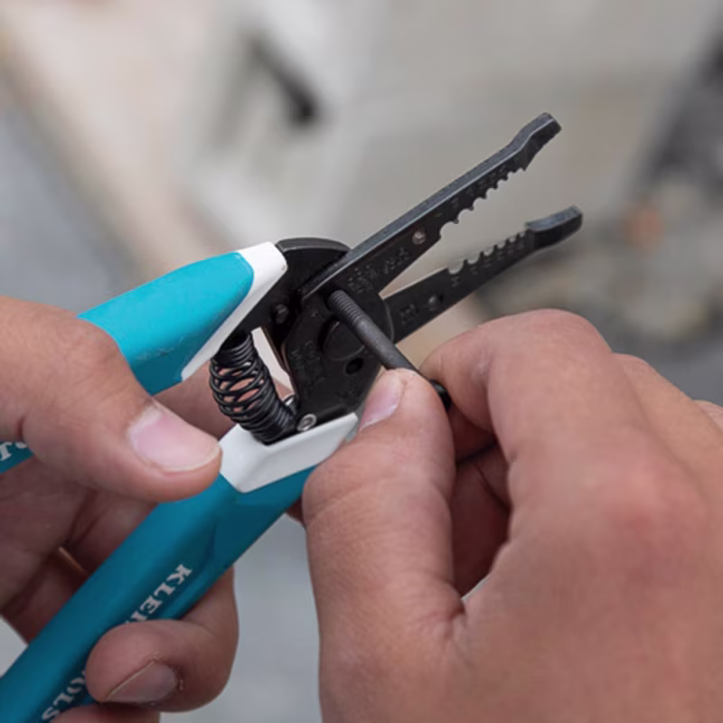K11095 HERRAMIENTA PELADOR-CORTADOR PARA CABLES 8-20 AWG
