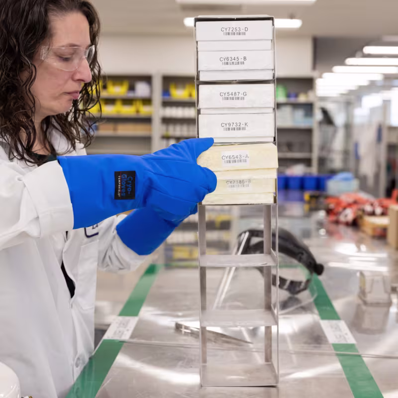 M5-125-490 ETIQUETAS MATE CRIOGÉNICAS DE POLIÉSTER FREEZERBONDZ CON CINTA  PARA USO DE LABORATORIOS PARA LA IMPRESORAS M5 -1" x 1.75"  