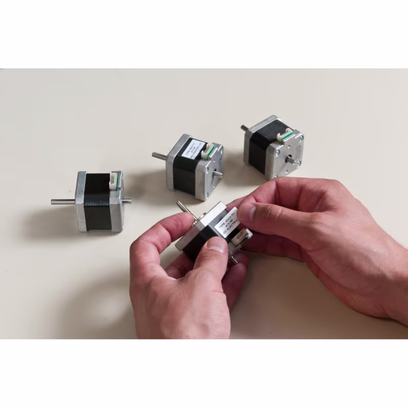 M71-29-428 ROLLO DE ETIQUETA POLIESTER METALIZADO 0.5inH x 1.5inW GRIS BRADY